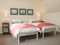 Lower Hodre Hotels in Knighton