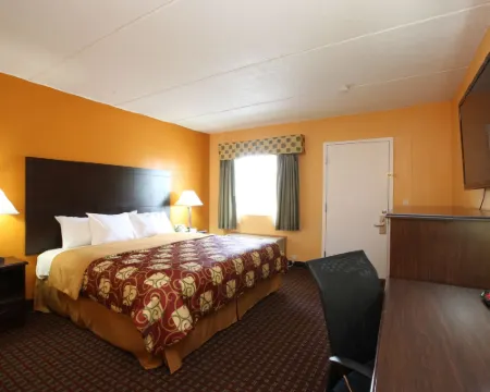 Blue Sky Inn Glens Falls-Saratoga-Lake George Hotels in Moreau