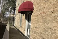 Cheltenham Suites Hotels in Erin