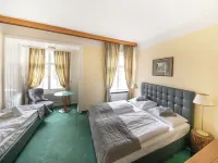 Hotel Bergwirt Schonbrunn Отели рядом с достопримечательностью «13. Хитцинг»