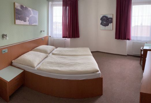 호텔 오스트로브 가르니 대표 이미지