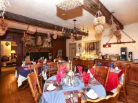 Deer Creek Winery and Watson Estate Bed & Breakfast Hotels in Fayette County