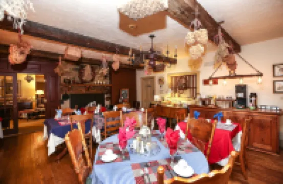 Deer Creek Winery and Watson Estate Bed & Breakfast