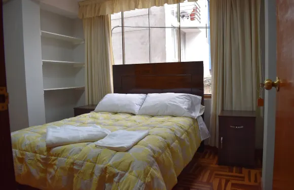 瓦希酒店 - 限成人