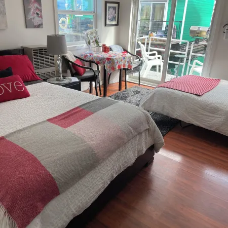 A Float Home B&B in Fisherman’s Wharf