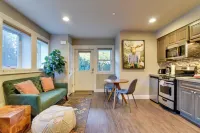 Walkable Portland Studio < 1 Mi to Dtwn! - Apartments