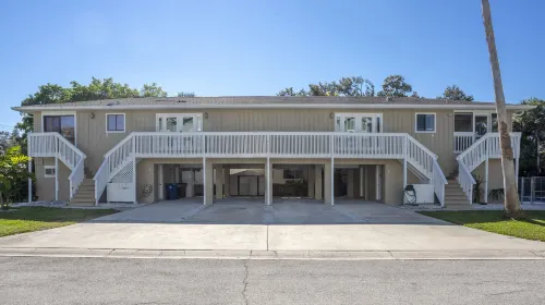 Irb Poolside Unit A Star5Vacations - parking