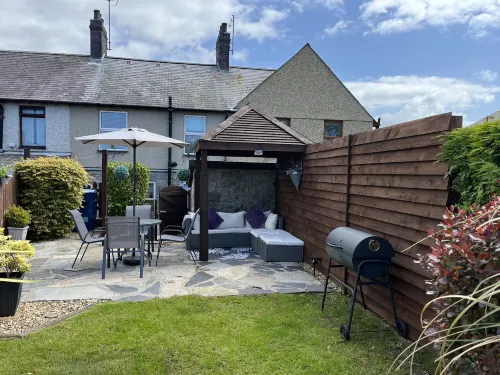 Bythynnod Newydd Hotels in Pwllheli