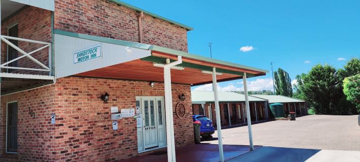 Sandstock Motor Inn Armidale Отели в г. Армидейла