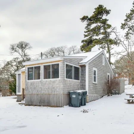 Golf, Shop and Beach-Hop! Cape Cod Gem Steps to Sand