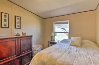 3 Mi to Beach: Home w/ Deck in Port O'Connor! - Pet friendly