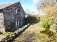 Kestrel Cottage Отели в г. Картмел