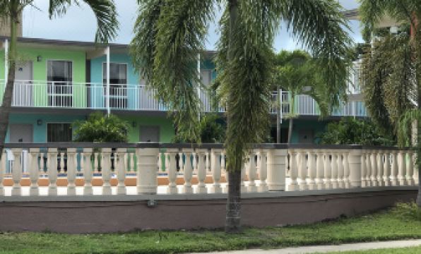 Tropical Inn & Suites, Downtown Clearwater