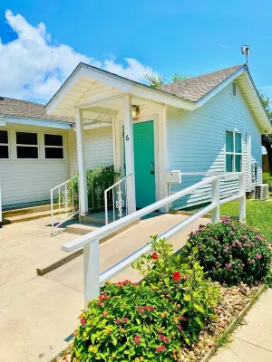 Coast Oaks Cottage 6 1 Bedroom Cottage by RedAwning Hôtels à : Rockport