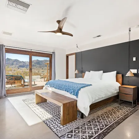 Dreamspace - Hot Tub, Fire Pit, 5 Min. to Park 2 Bedroom Home by RedAwning