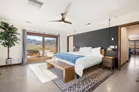 Dreamspace - Hot Tub, Fire Pit, 5 Min. to Park 2 Bedroom Home by Redawning Hotel a Joshua Tree