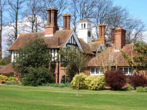 London Beach Country Hotel & Golf Club