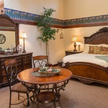 Country Willows Inn and Estate