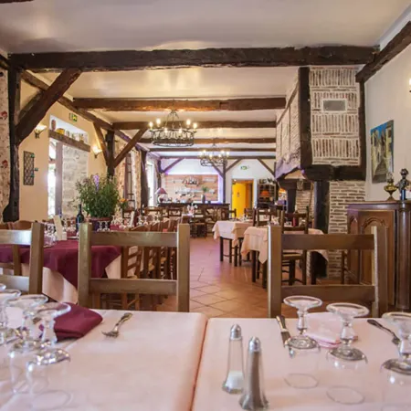 Logis Hotels - Auberge de l'Île - Hôtel 3 étoiles et Restaurant