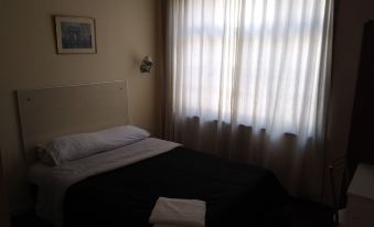 Hotel Suipacha Inn, a 100 MTS del Obelisco y a 100MTS de Av Corrientes