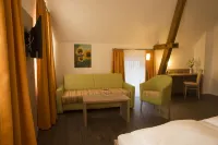 Gasthaus Schwarzer Adler Hotels in Colmberg