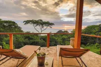 Vista Sirena: Expansive Ocean View 4 bedroom / 4.5 bath home above Dominical