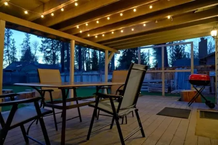 Cozy 3 Bedroom King Suite 7 min to Downtown CdA! Отели в г. Кутеней