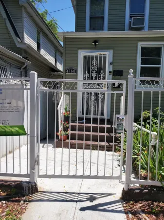 Cosy Studio in a Private home with private entrance and door Отели рядом с достопримечательностью «Манхэттенский колледж»