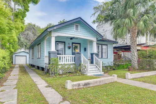 1/2 Mi to Beach! Pet-Friendly Dtwn Galveston Home