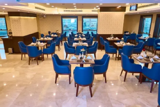 Selat Al Bait Hotel Отели рядом с достопримечательностью «Grand Mosque»