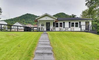 Mullens Home - Close to Hatfield-McCoy Trailhead!
