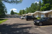 Stratford Suburban Motel - Pysäköinti