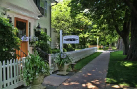 The 1770 House Restaurant & Inn