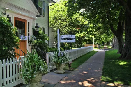 The 1770 House Restaurant & Inn