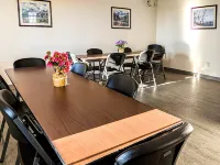 Urbana Inn & Suites
