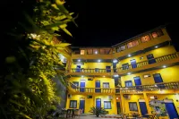 Shalom Backpackers Rishikesh Hotel a 