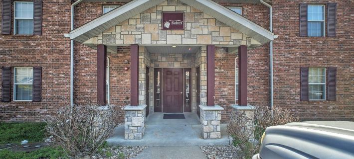 Cozy Condo w/ Pool Access in the Heart of Branson! Hotels in Branson Township