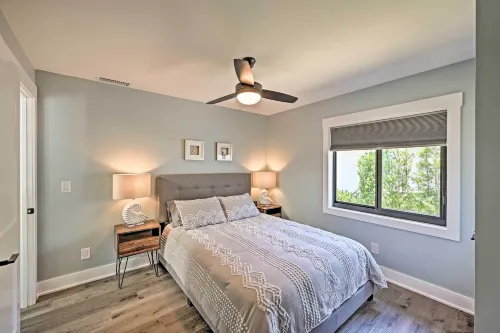 Naples Home w/ Patio < 1 Mi to Beaches! - 3-Star