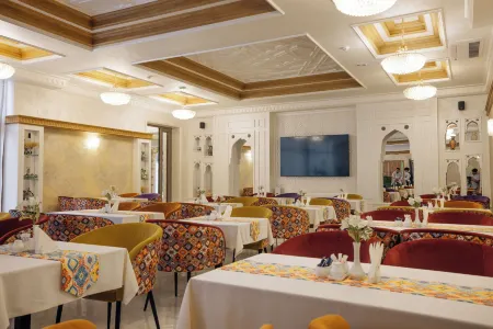 Kohinur Plaza Отели рядом с достопримечательностью «Мечеть - Хазрет-Хызр»