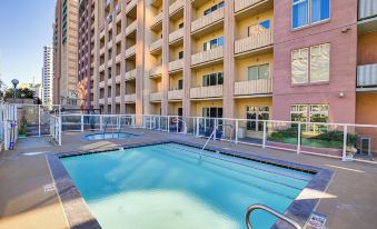 Luxe Long Beach Condo w/ Pool: 1 Mi to Shoreline!