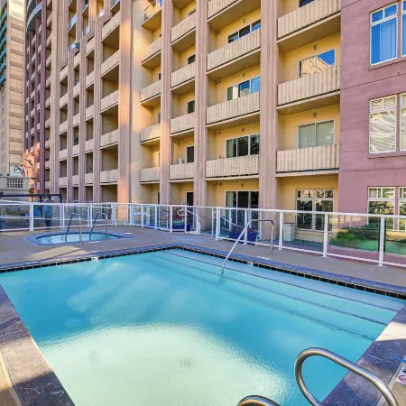 Luxe Long Beach Condo w/ Pool: 1 Mi to Shoreline!
