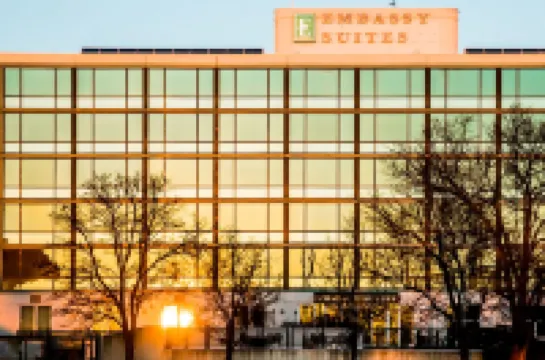 Embassy Suites by Hilton Lexington Green Hotel a 