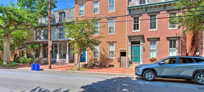 1 Mi to Dtwn: Historic Harrisburg Home Hotels in Dauphin County