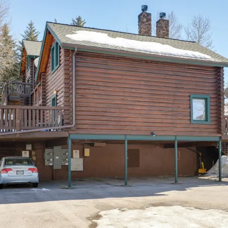 Jackson Condo w/ Fireplace < Half Mi to Snow King!