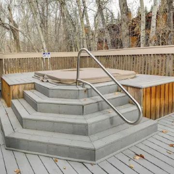 Ketchum Condo w/ Deck < 1 Mi to Sun Valley Resort!
