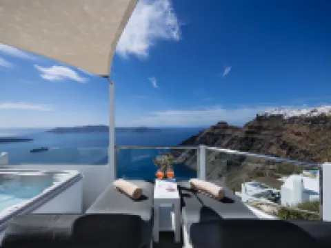 Nevma Suites Hotels in Fira