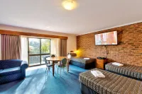 Hume Country Motor Inn Hotels in Lavington