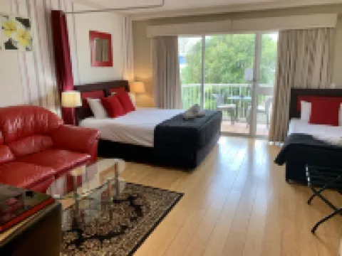 Outrigger Burleigh Hotels in Miami