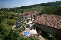 Marcarini Agriturismo Hotels in Mango