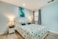 Ocean Views + Resort Pool! N Topsail Beach Condo - WiFi